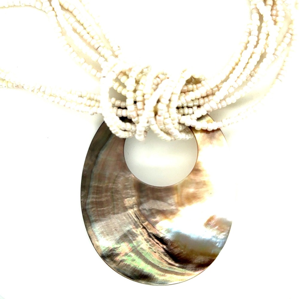 White Seed Bead Multistrand Necklace Mother of Pearl Shell‎ Pendant 20-22 Inch